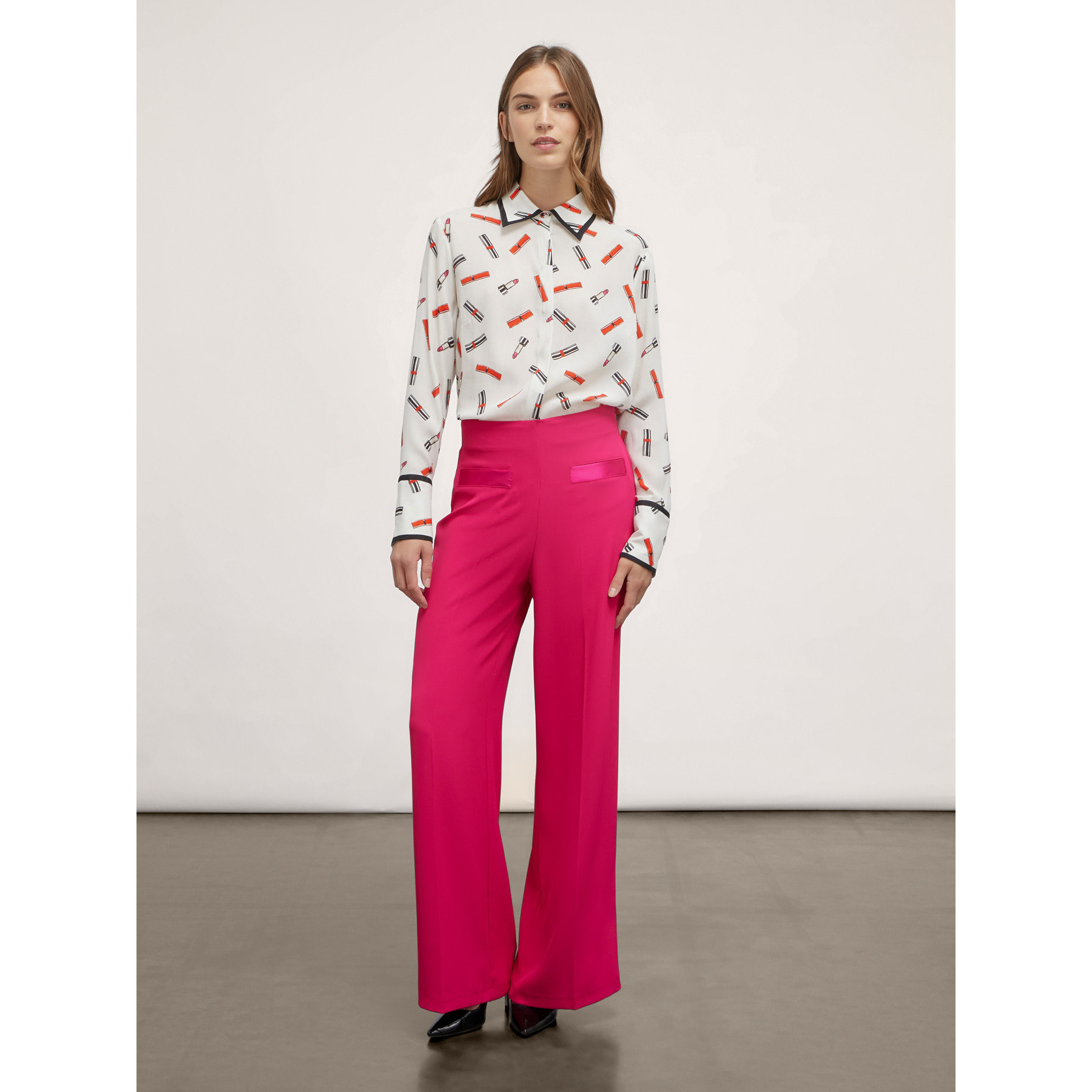 Motivi - Camisa con estampado lipstick - Blanco