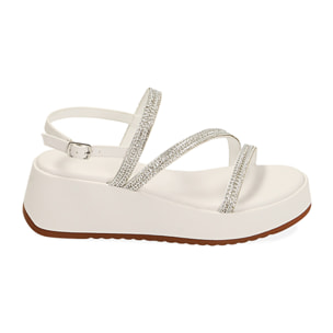 Sandalias blancas con pedrería, tacón de cuña 5,5 cm