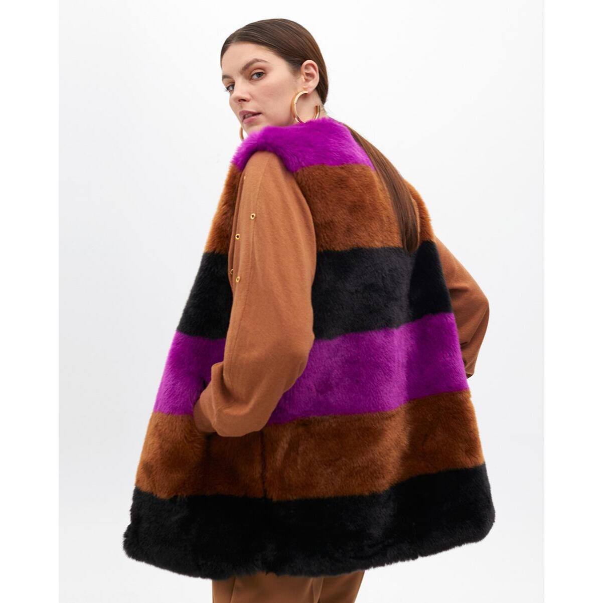 Gilet in Pelo a Righe Contrastanti