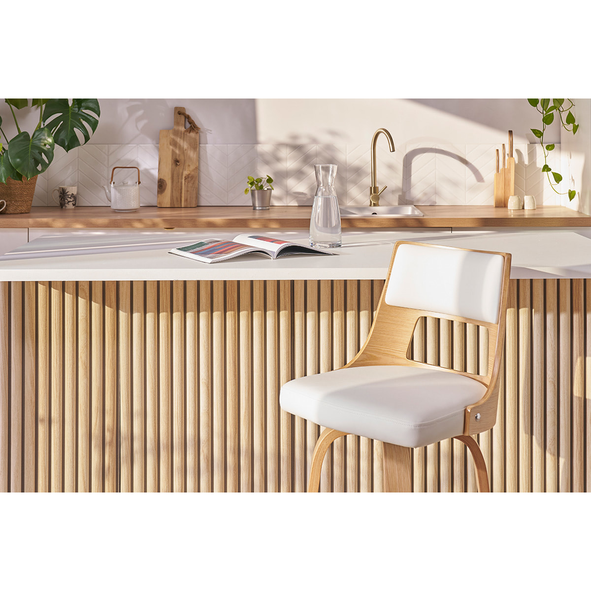 Tabouret de bar scandinave pivotant blanc et bois clair GARBO