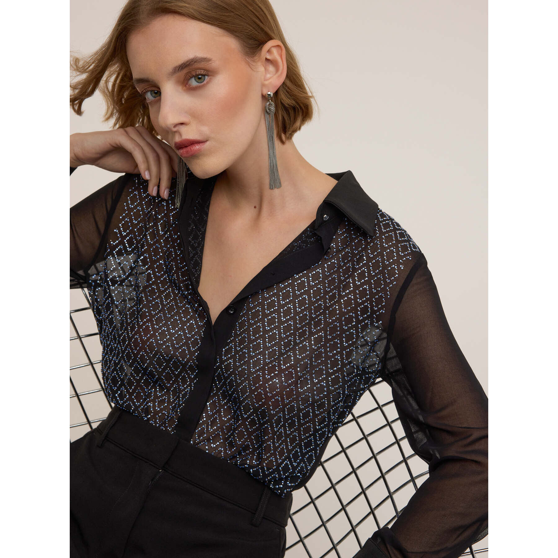 Motivi - Camisa con aplicación geométrica de strass - Negro