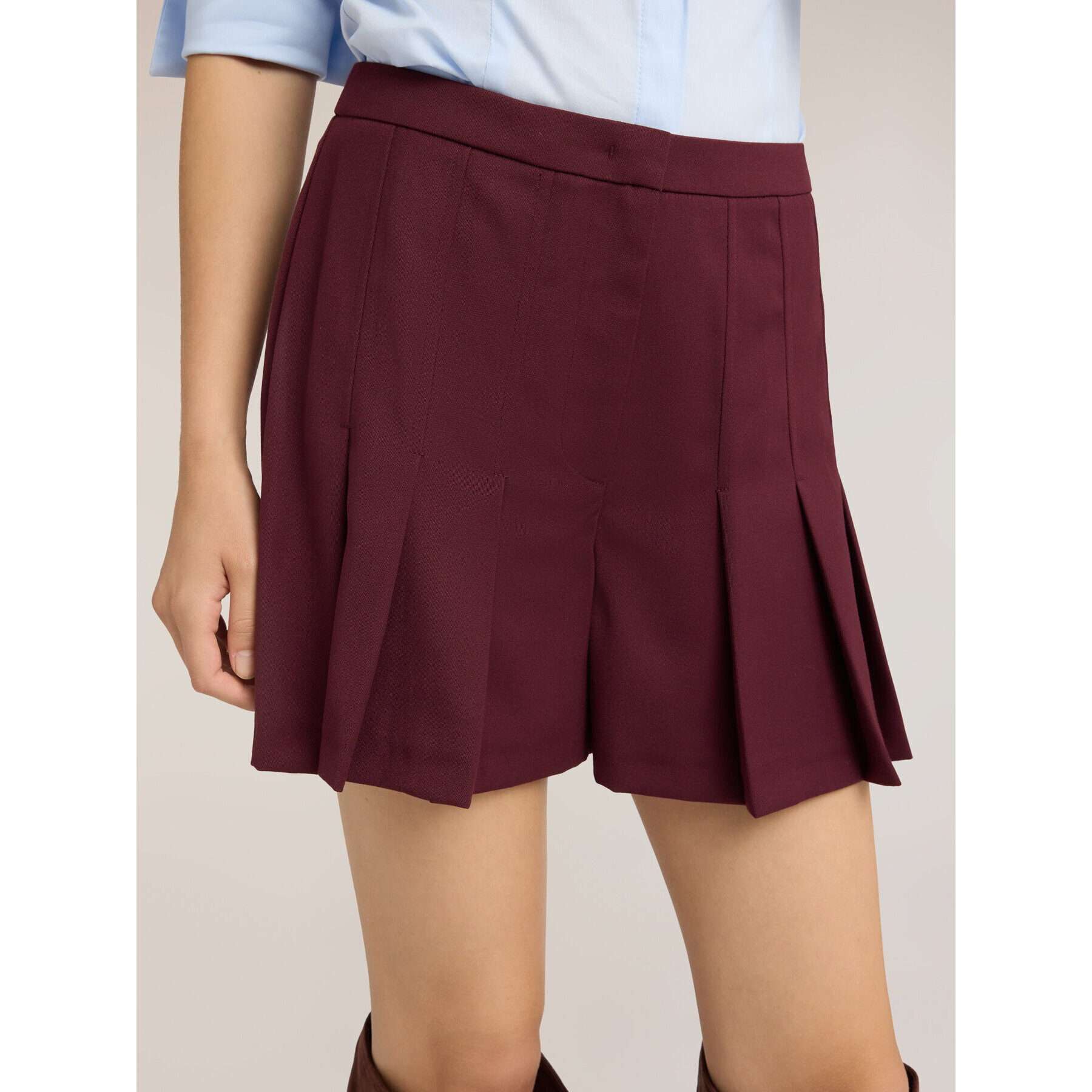 Motivi - Shorts a vita alta in twill con pieghe - Bordeaux