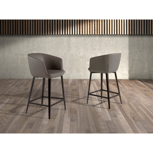 Taburete Angel Cerdá con reposabrazos asiento y respaldo tapizados en polipiel gris taupe patas de acero inoxidable en marrón metal 56x53x91cm