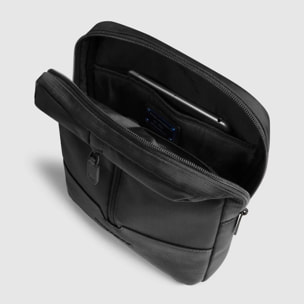 Piquadro Borsello porta iPad® in tessuto riciclato e pelle con protezione RFID