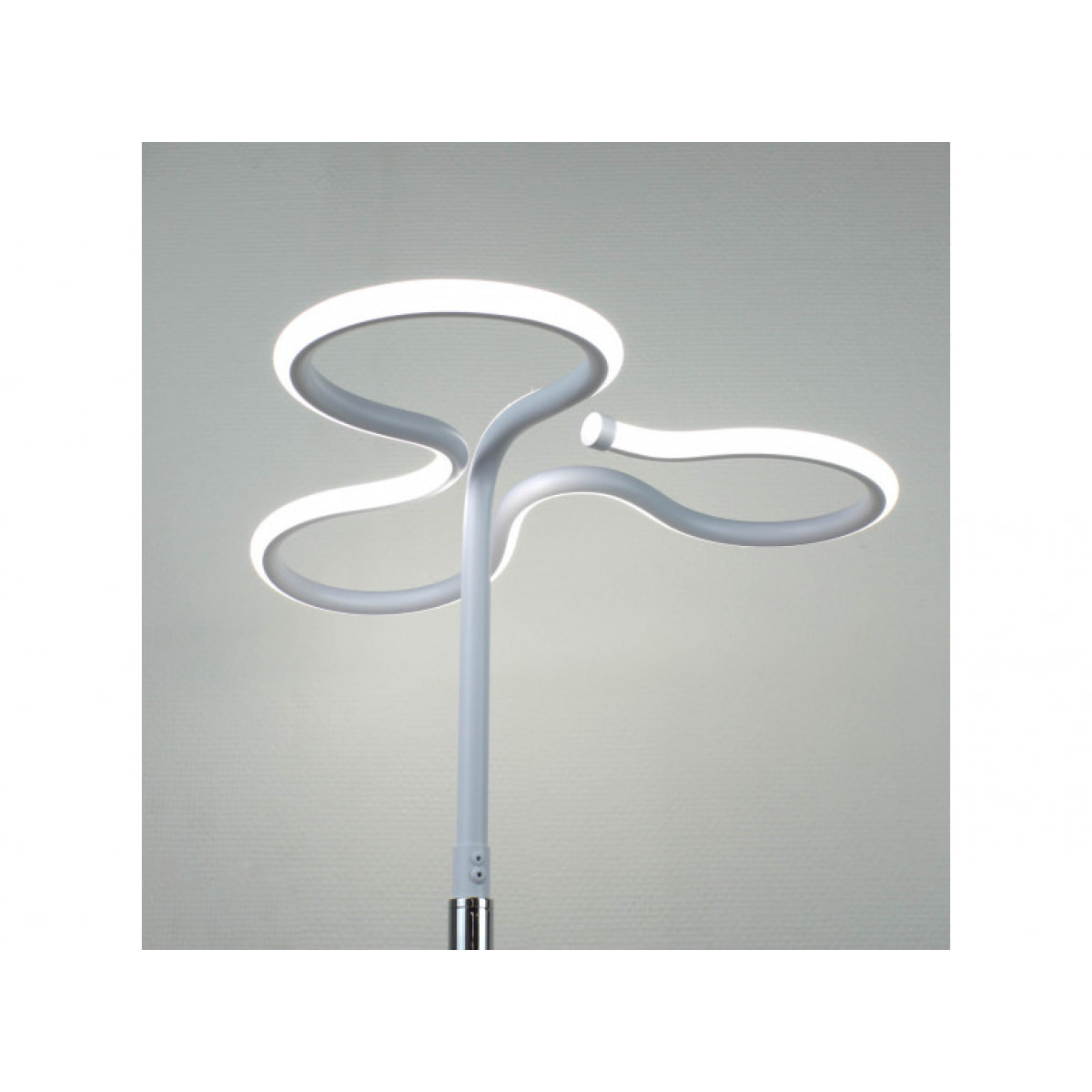 Lampadaire design et original LED angulaire - CALUM