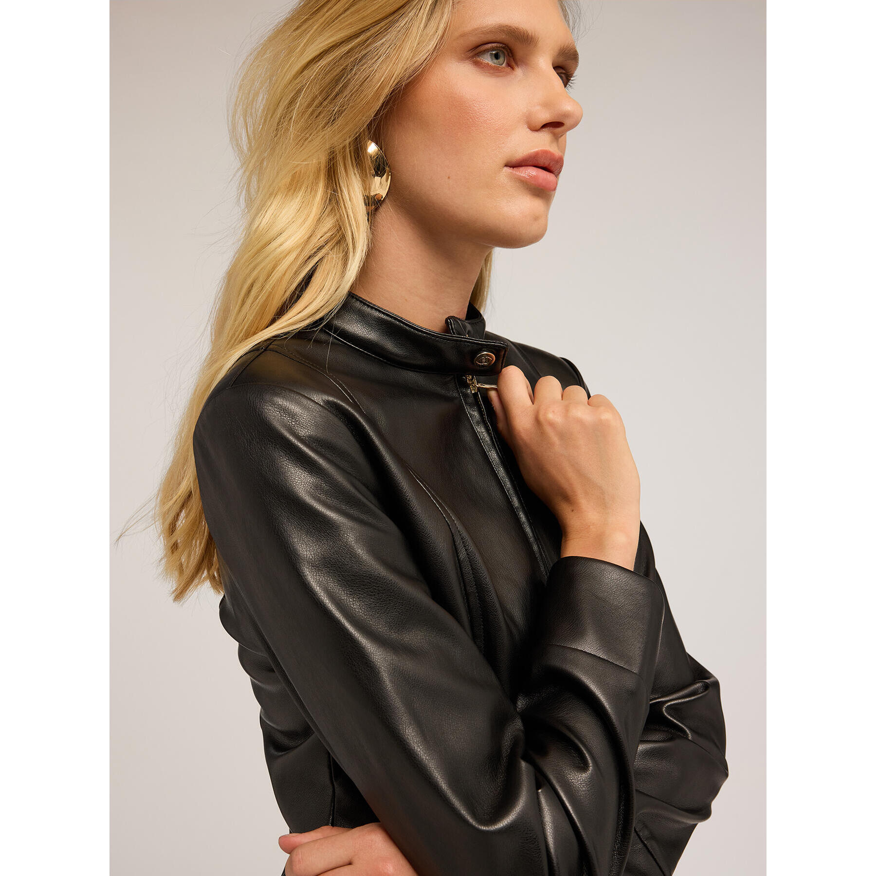 Motivi - Chaqueta de tejido revestido con cortes moldeadores - Negro