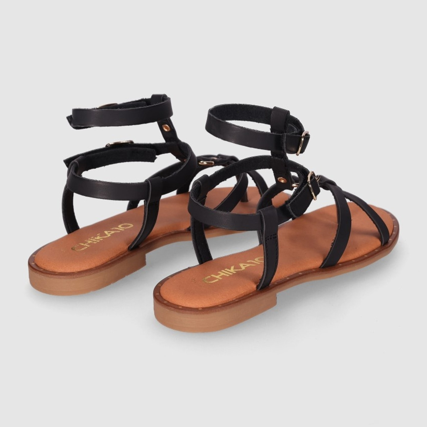 Sandalias de Piel - Negro - Tacón: Bajo