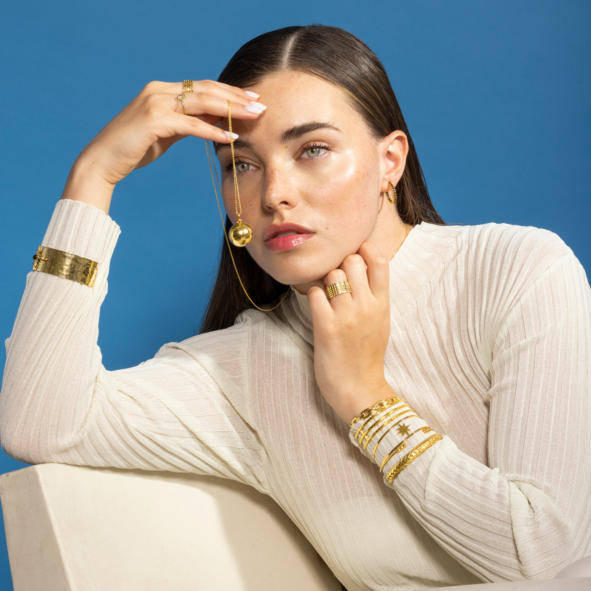 Pulsera acabada en oro amarillo de 18K