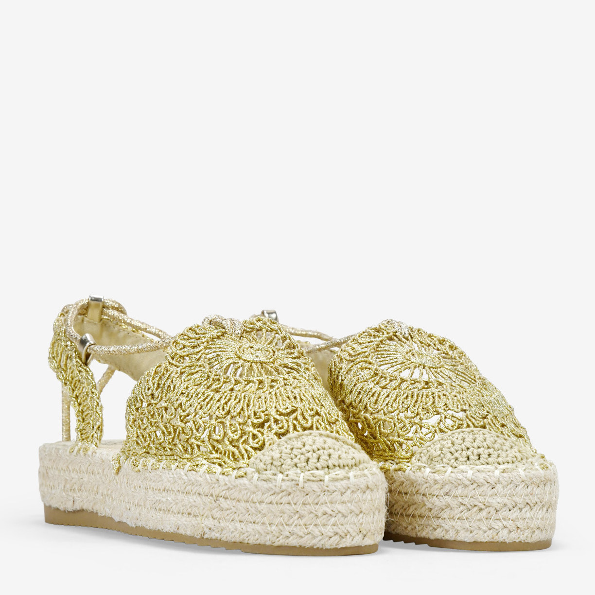 Alpargatas de plataforma doradas con esparto
