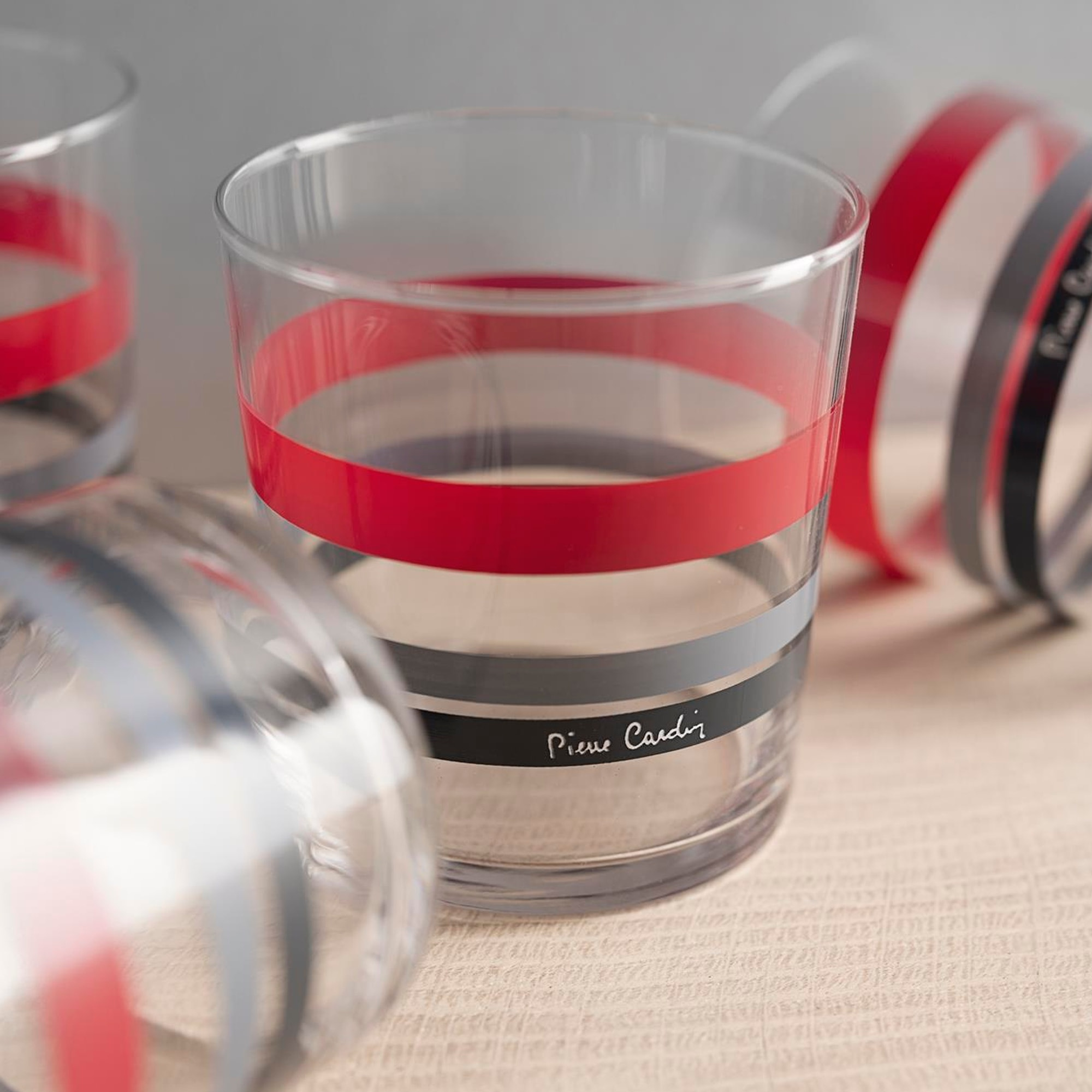 Set 4 vasos de 35cl Pierre cardin con diseño a rayas