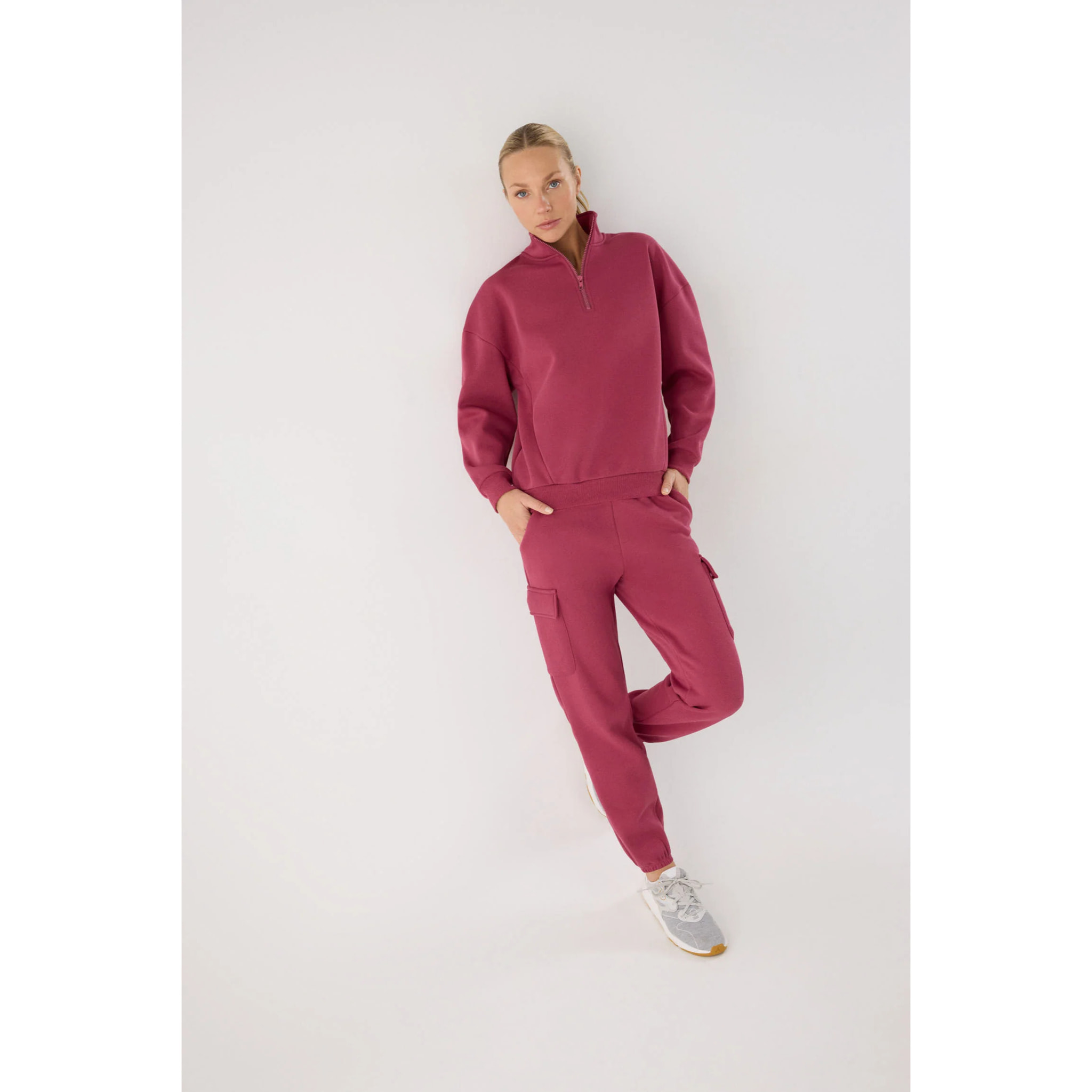 Conjunto de chándal deportivo afelpado sudadera y cargo rosa