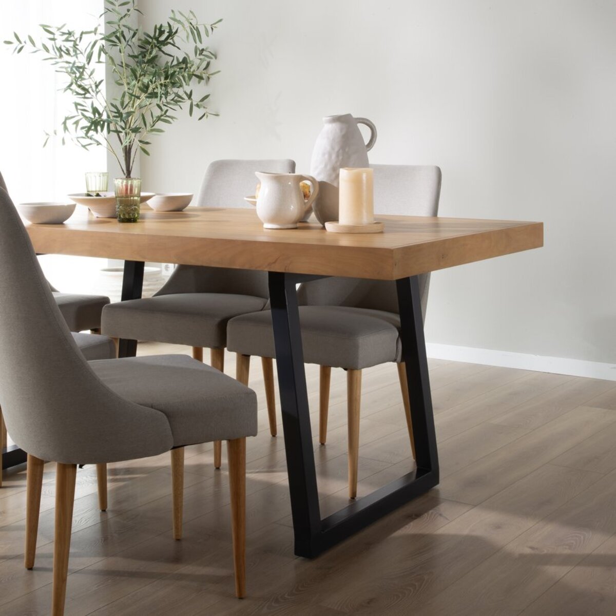 Table à manger Amaia -bois massif de manguier-couleur provence naturelle 180 x 78 x 90 cm