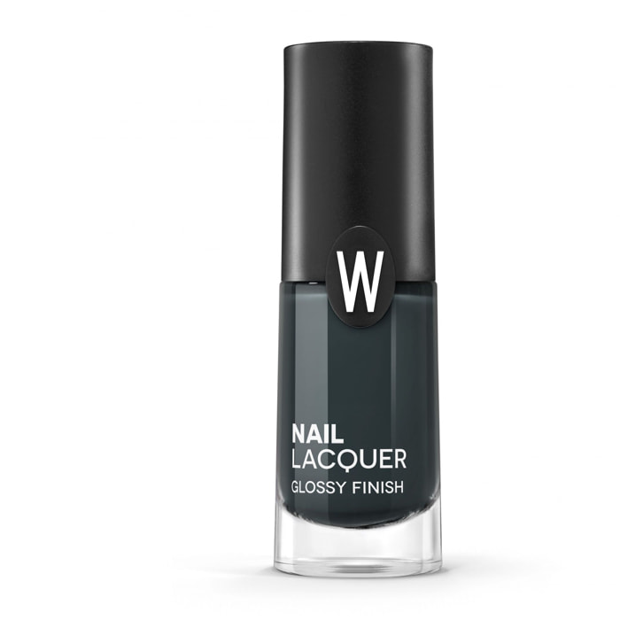 NAIL LACQUER Smalto per unghie.