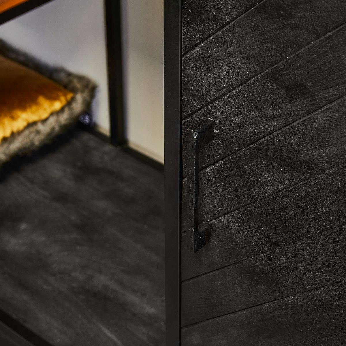 Grande bibliothèque salon noire en bois de manguier ALVERA