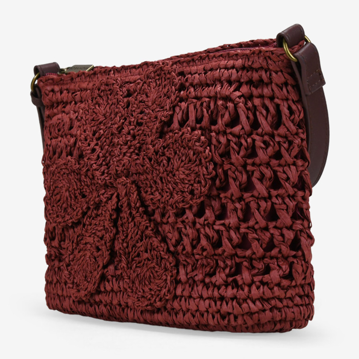 Bolso bandolera burdeos en rafia con flor