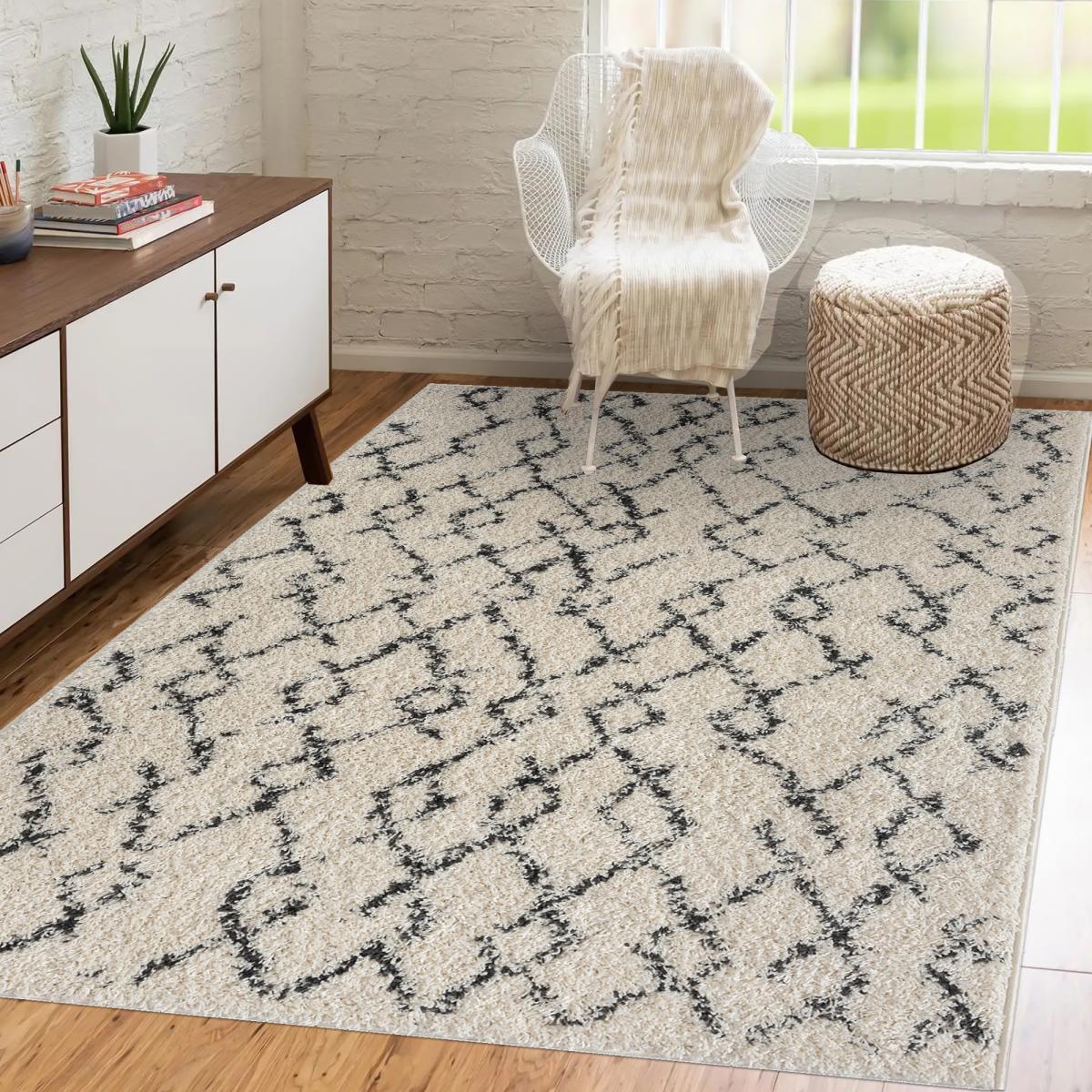 Tapis Shaggy longues mêches et aux motifs traditionnels Berbères