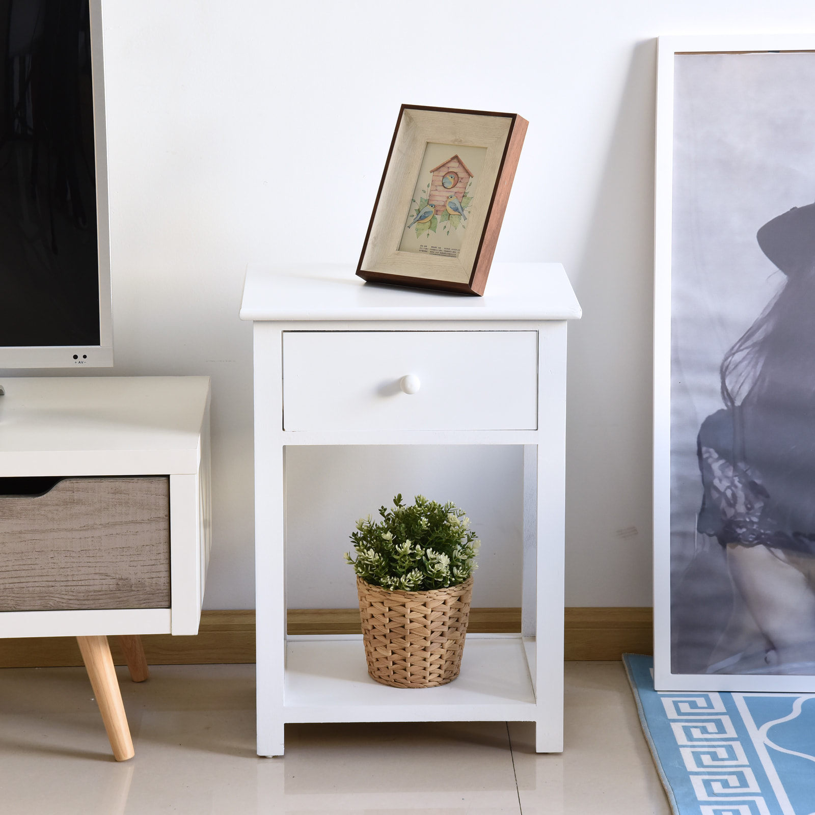 Table de chevet table de nuit style cosy avec croix latérales tiroir et étagère bois et MDF blanc