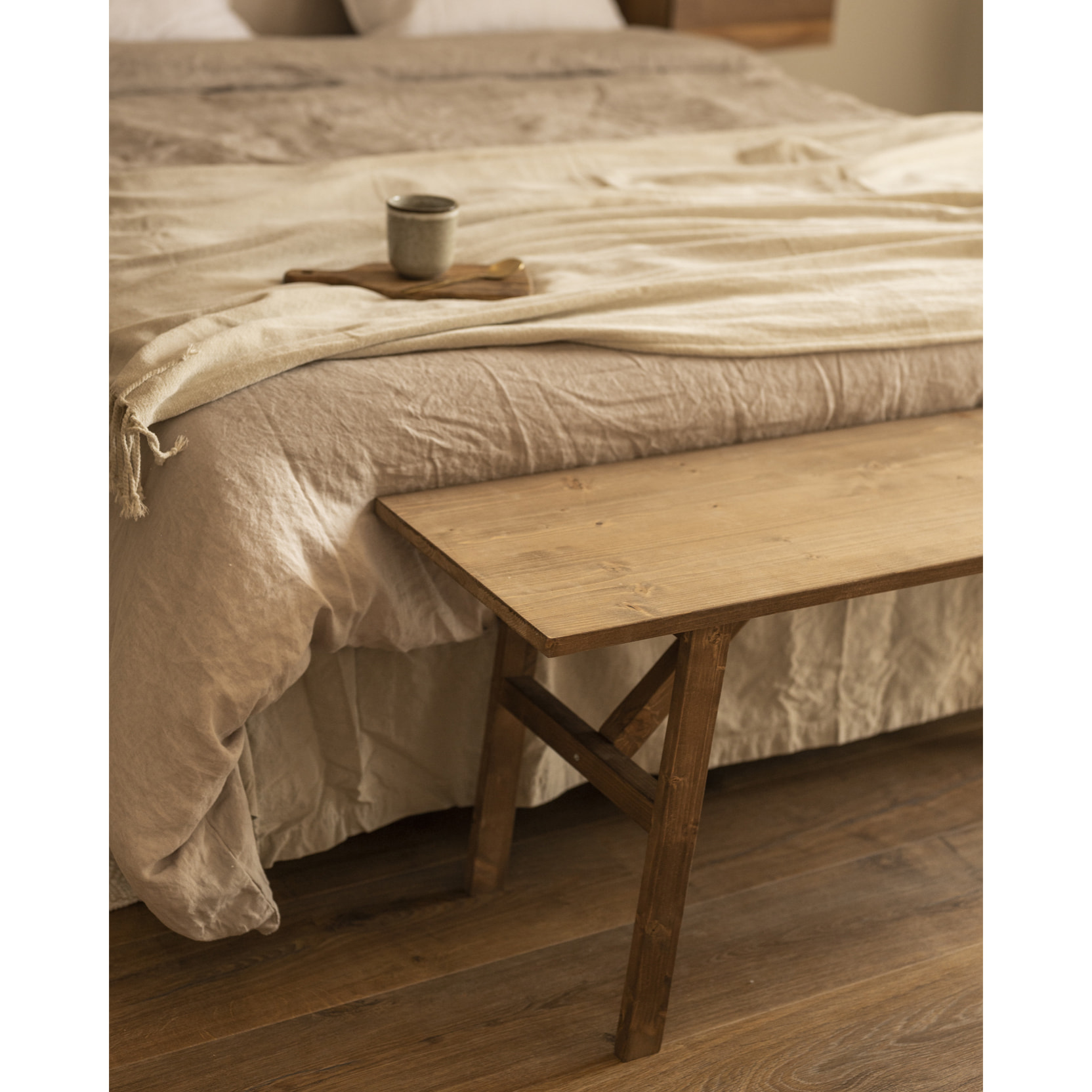 Banc en bois massif ton chêne foncé 120x45cm Hauteur: 45 Longueur: 120 Largeur: 35