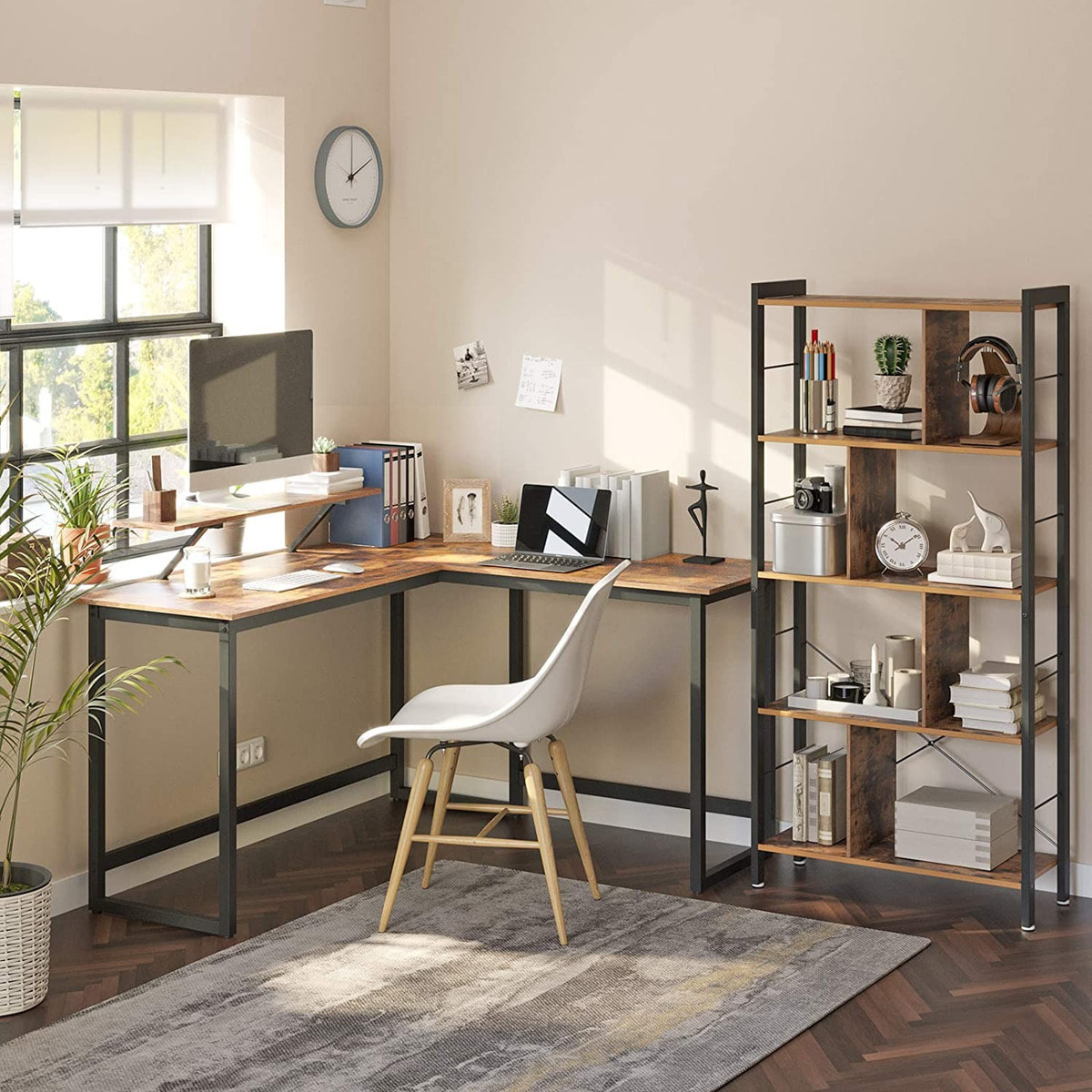 Scrivania angolare a L in stile industriale con supporto monitor