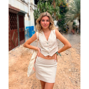 Falda corta con aberturas