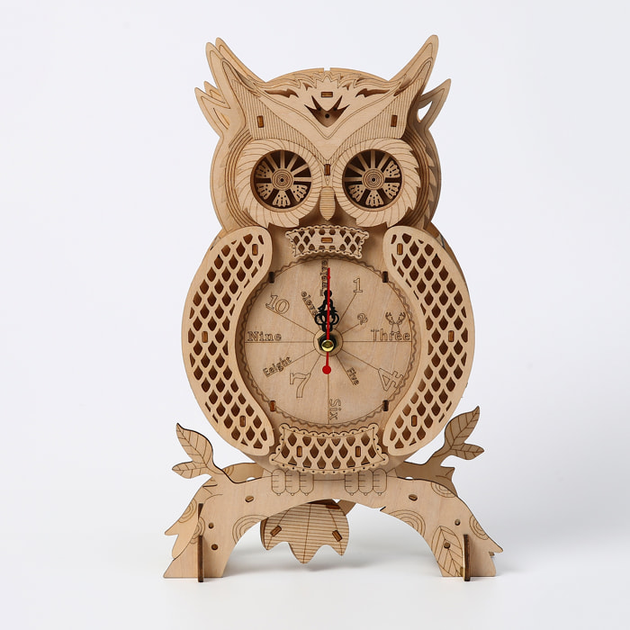 Maqueta de Madera 3D, diseño de Reloj con forma de Búho. 46 piezas.