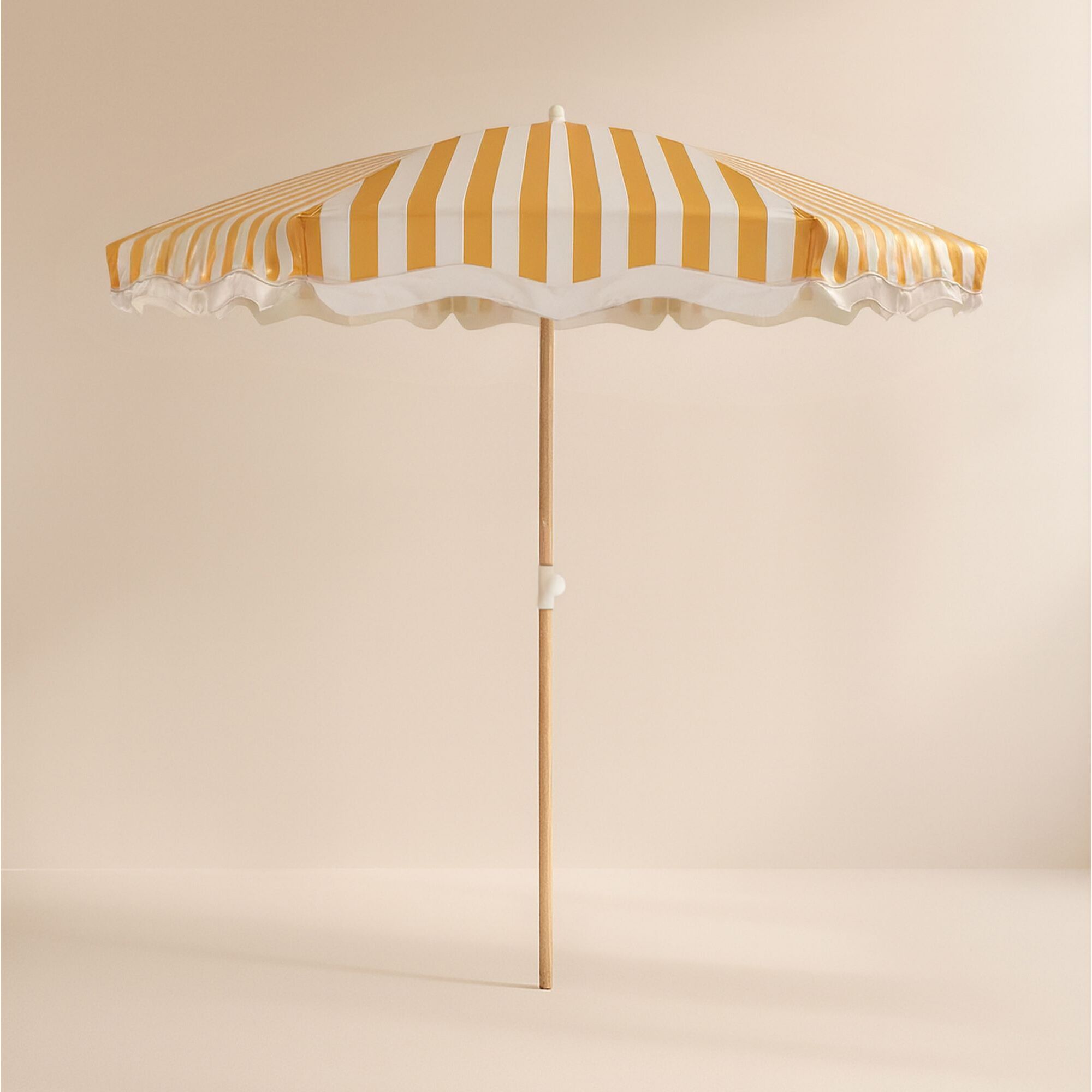 Parasol en polyester à rayure et métal imitation bois jaune ISOLA