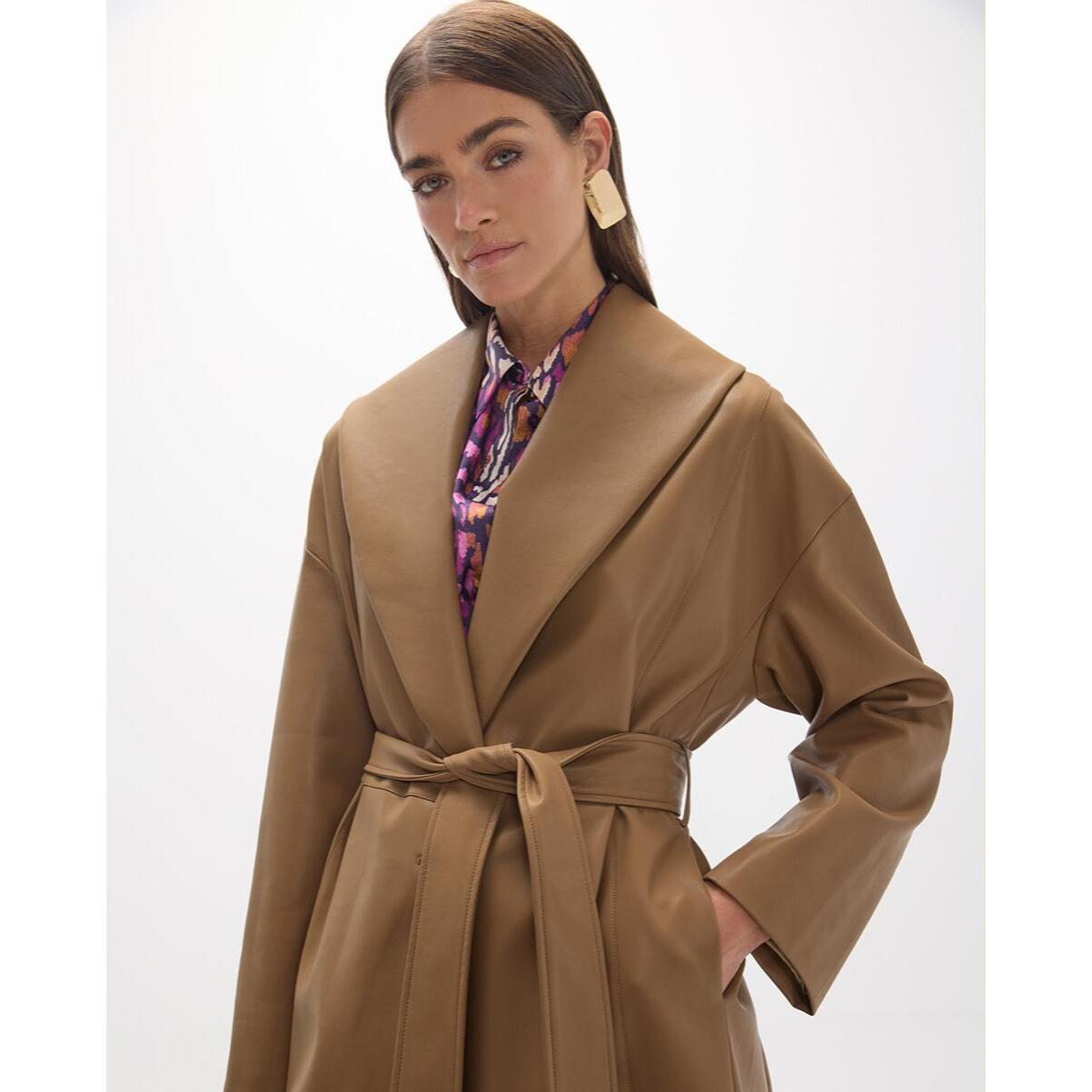 lungo cappotto di pelliccia sintetica