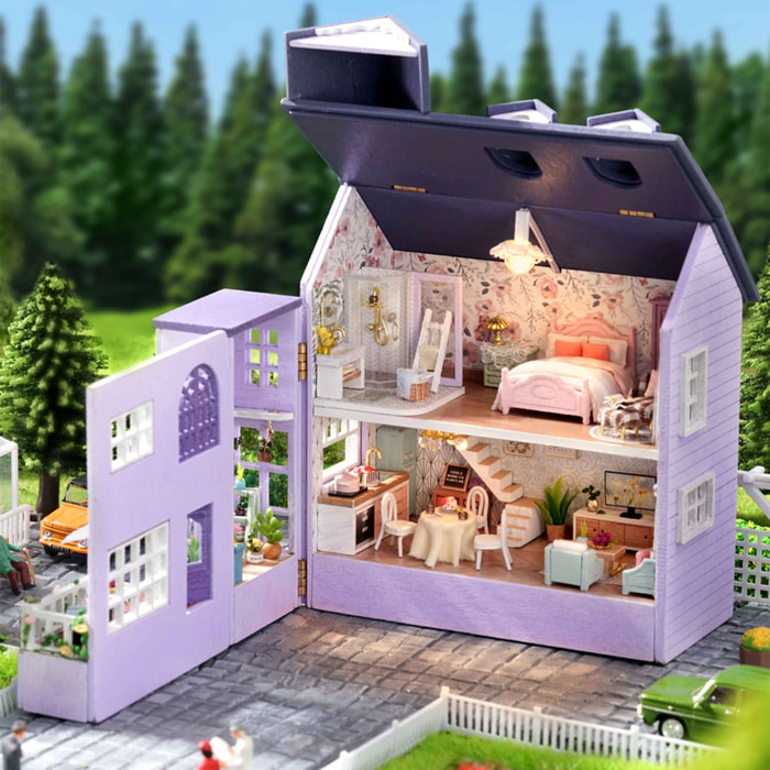 Mansione della Felicità. Modello 3D con design del pannello della porta aperta, realistico con grande dettaglio e luci LED.