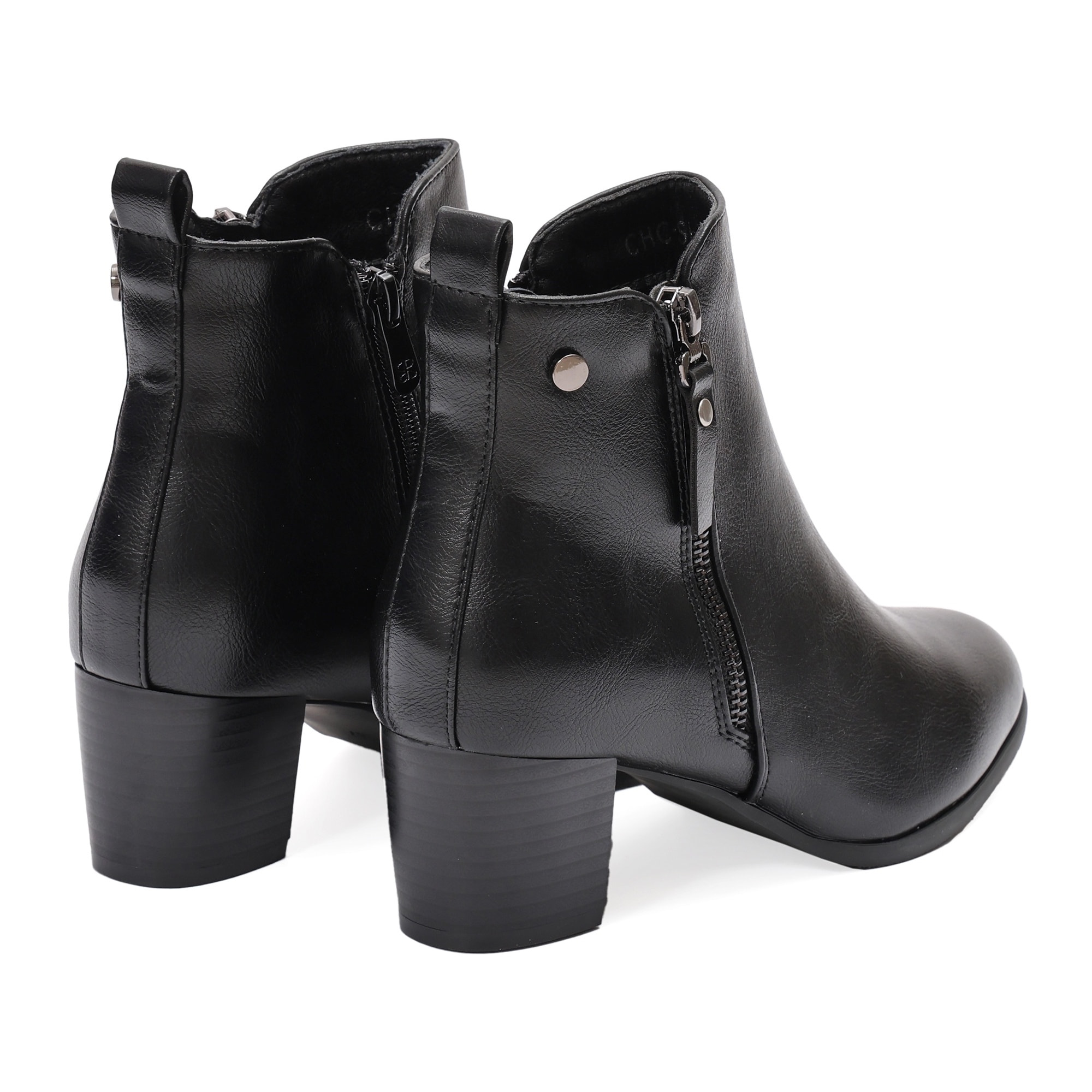 Stivaletto in simil pelle con tacco e cintura laterale