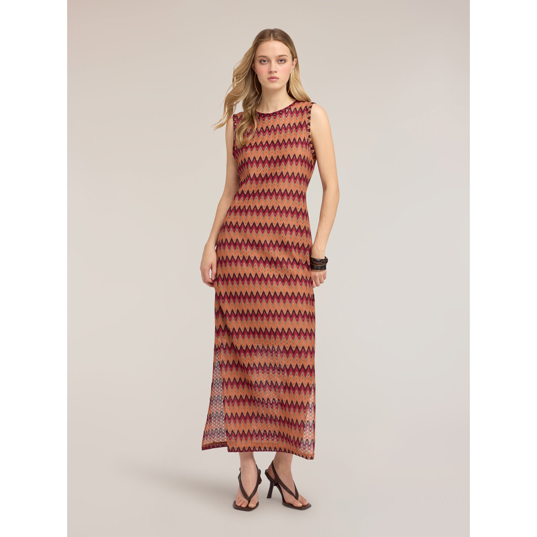 Motivi - Vestido largo de punto fantasía chevron - Naranja sol