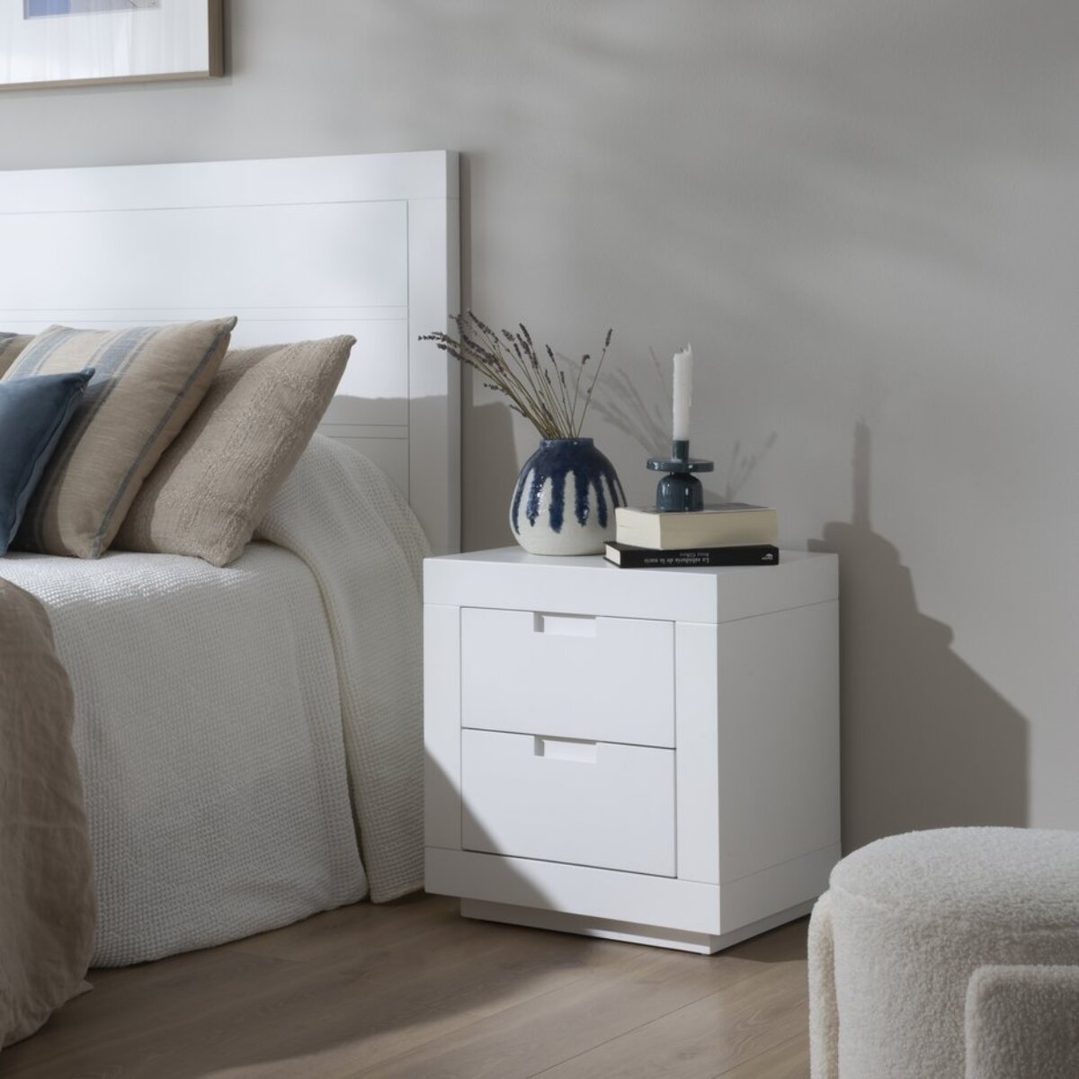 Table de chevet Sisal -bois massif et panneau de mdf-couleur laqué blanc mat 52 x 55 x 37 cm