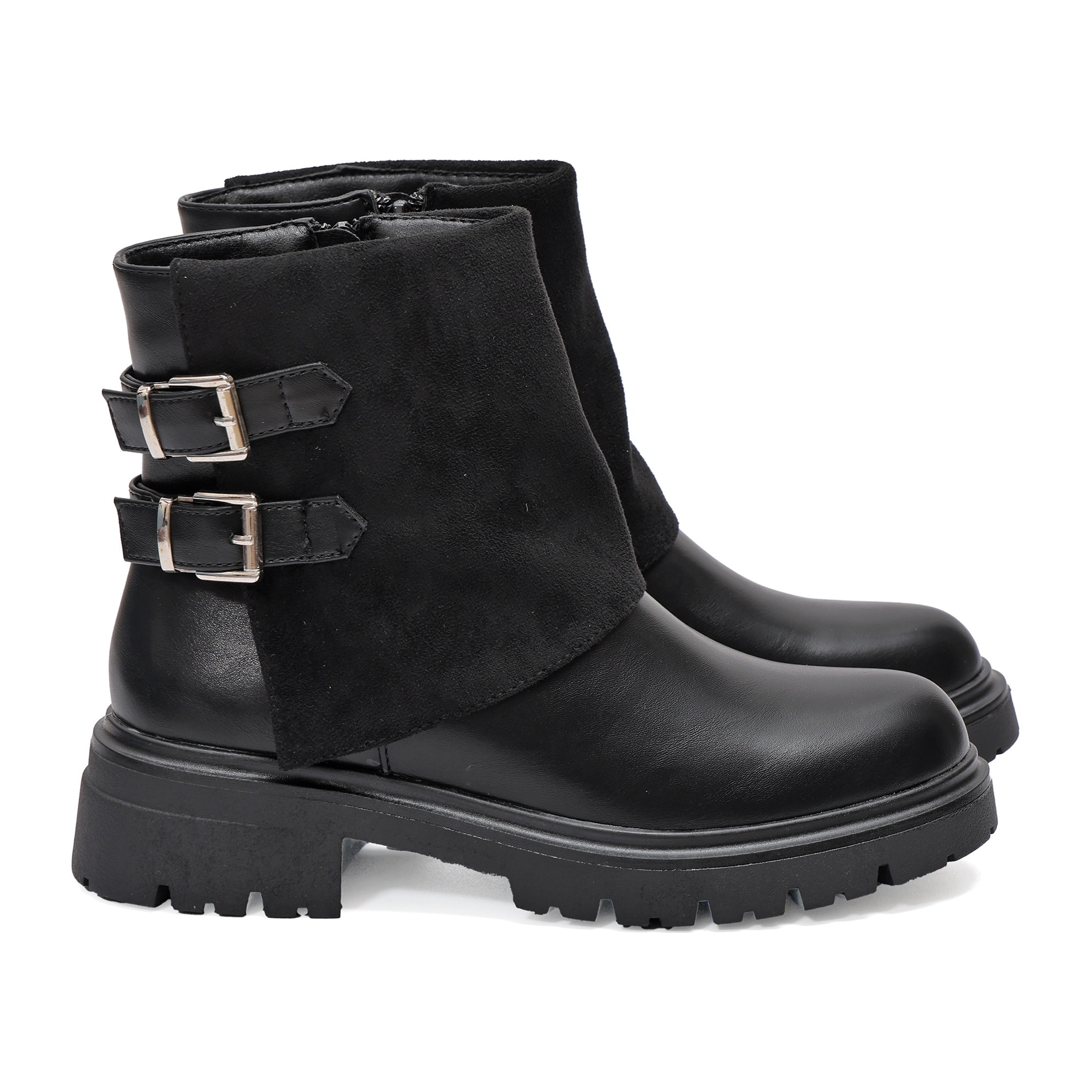 Stivaletto in simil pelle con cinturini e pelle camosciata