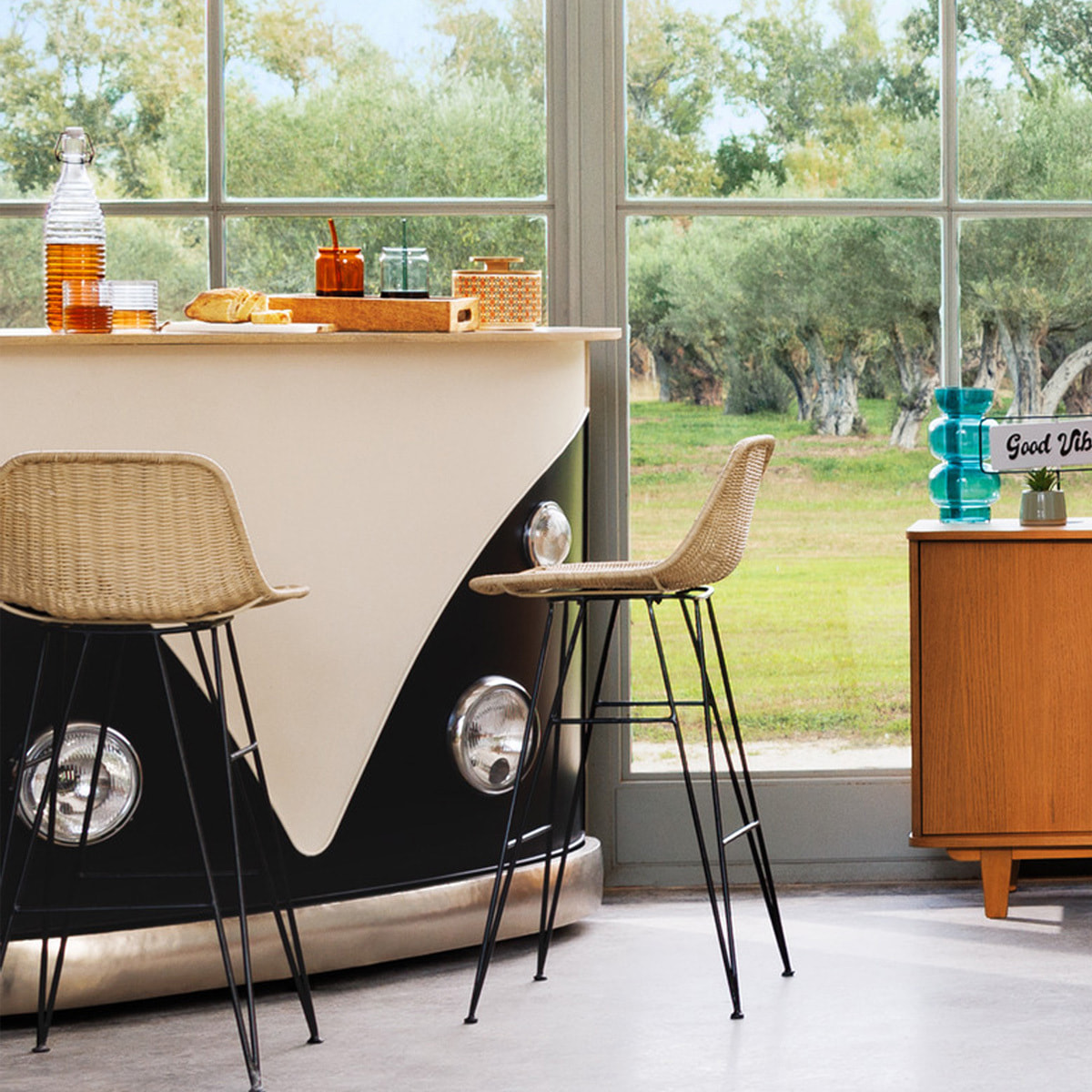 Meuble bar "Gaston" 152x106,5cm noir et blanc