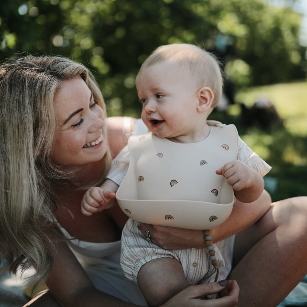 Mushie Babero Silicona Print