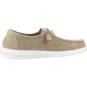 Zapatos Casual Mujer de la marca HEY DUDE  modelo WAVE CORDUROY Beige