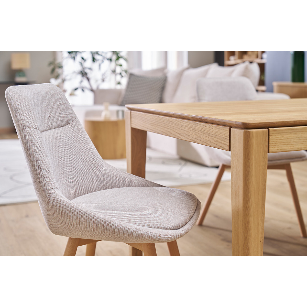 Chaises en tissu effet velours texturé beige et bois clair (lot de 2) ALESS