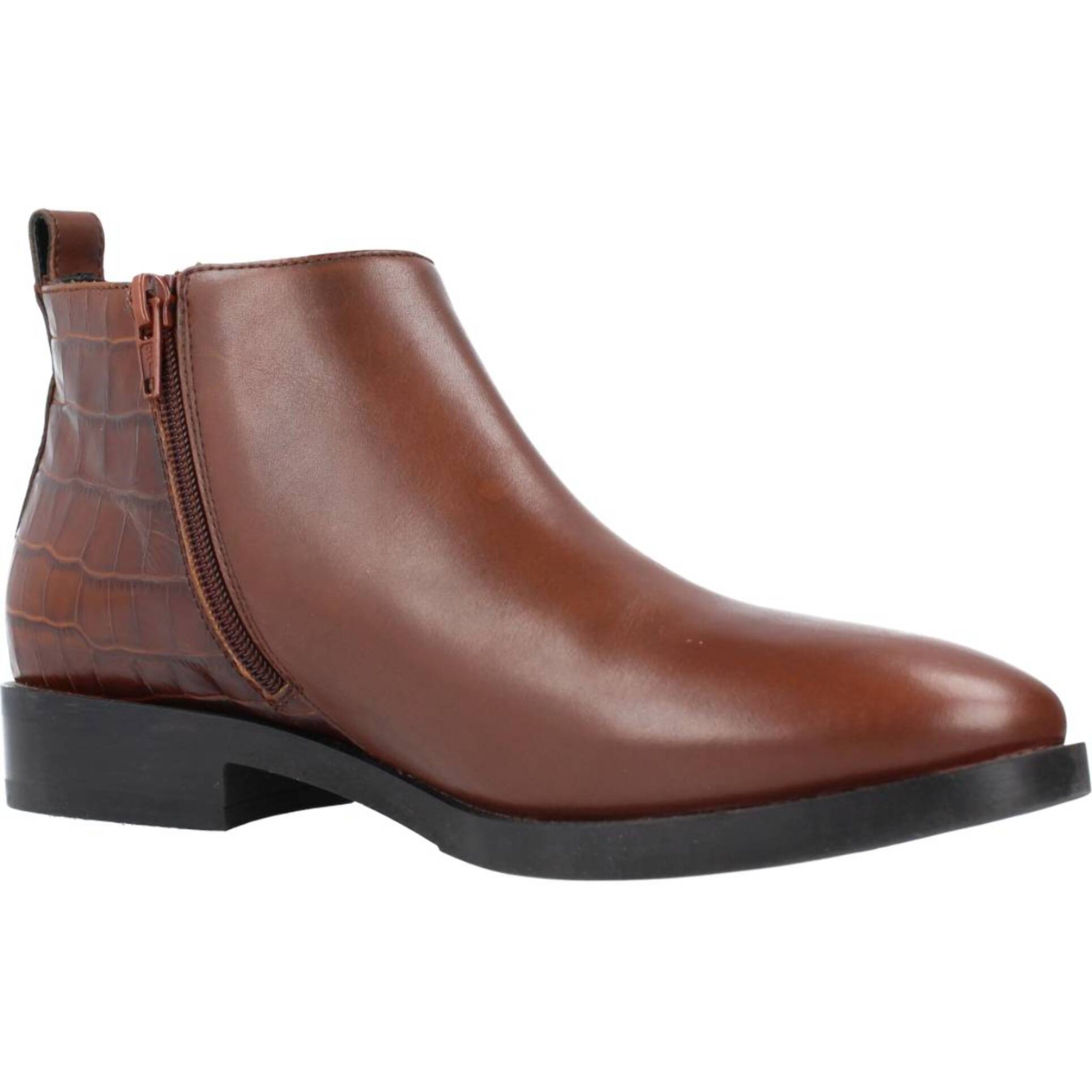 Botines Mujer de la marca GEOX  modelo DONNA BROGUE F MARRON