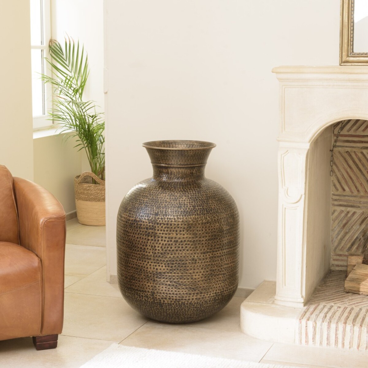 HONORE - Vase alu. 53x75cm effet martelé couleur laiton noir antique