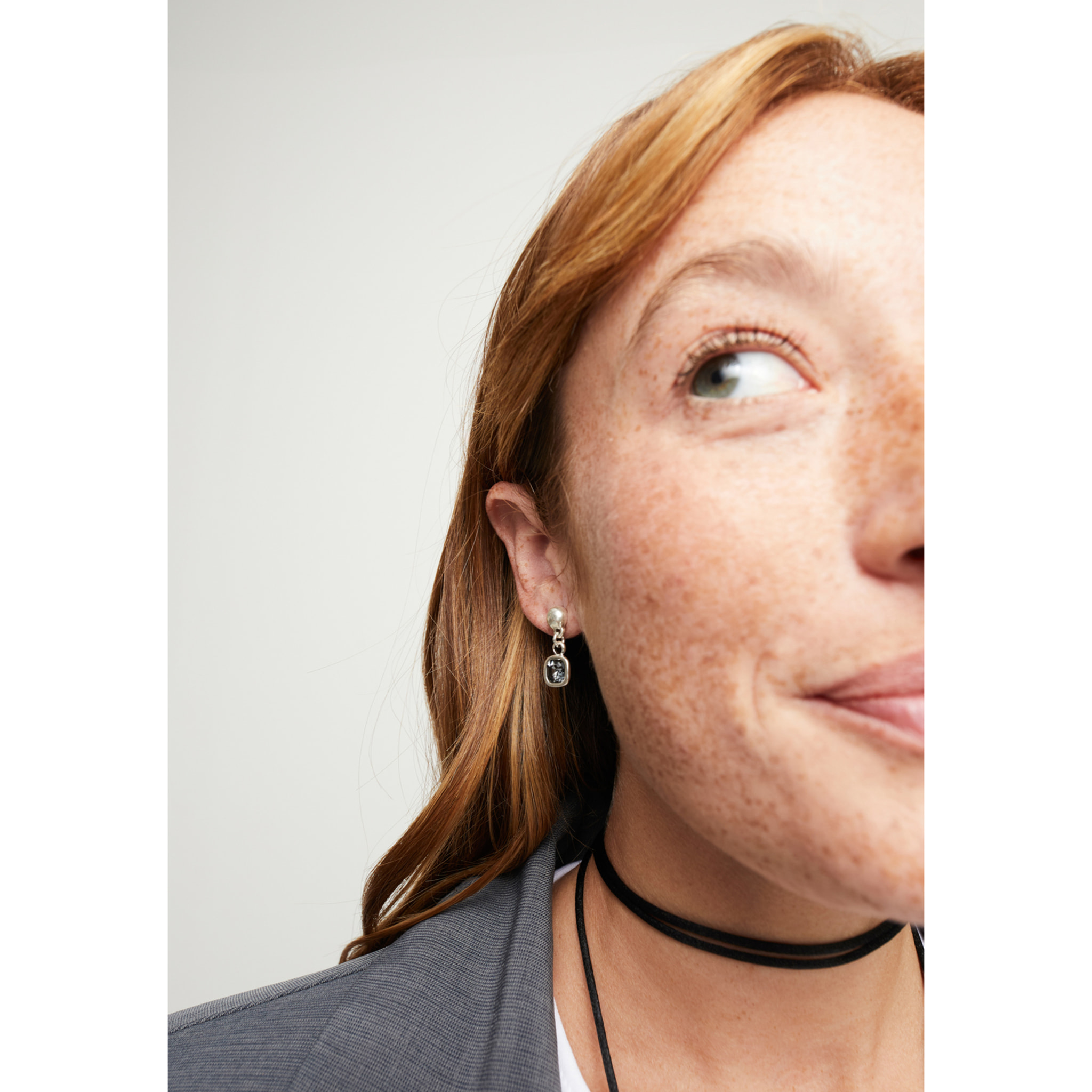 Pendiente SER EXPRESIVA NEGRO U