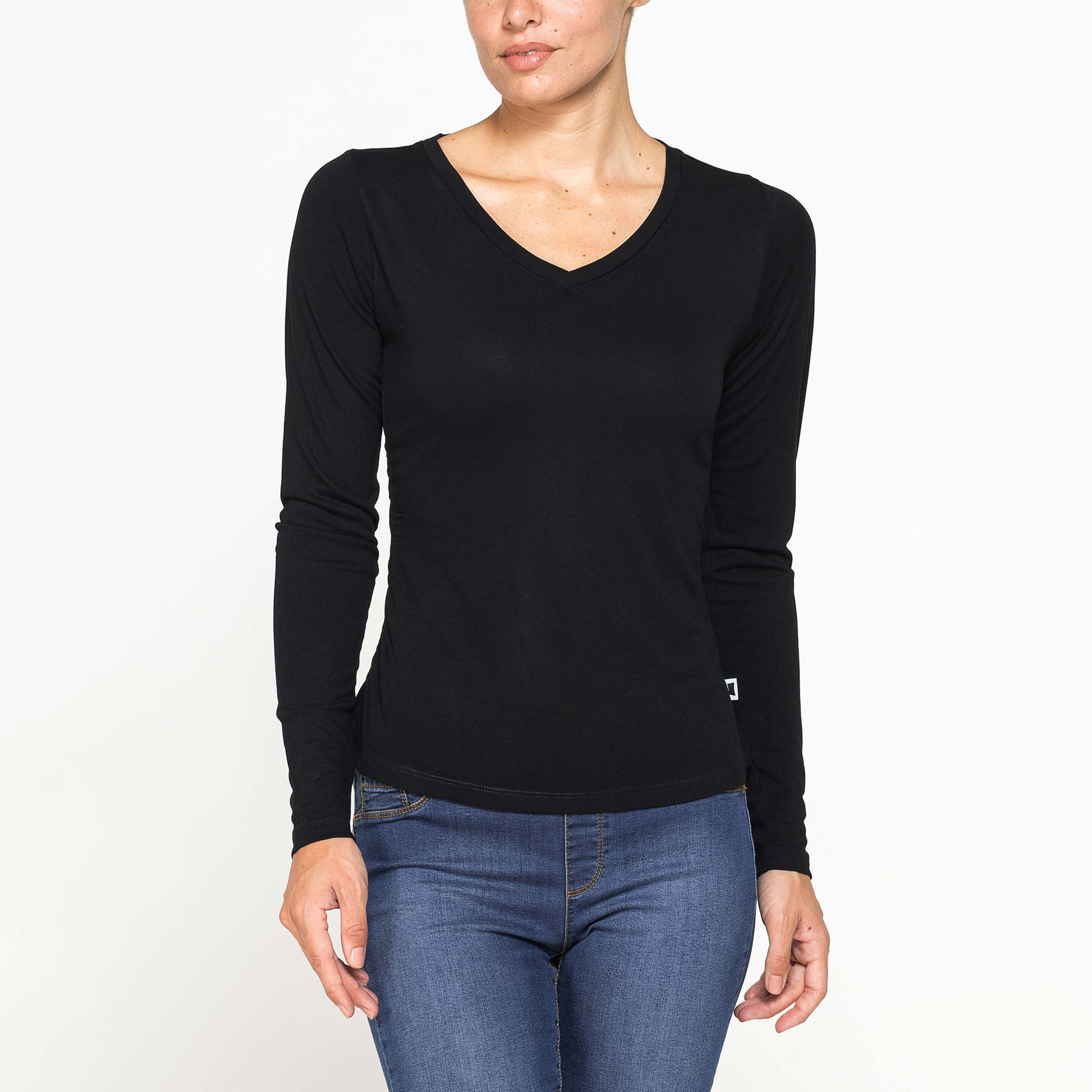 T-SHIRT SCOLLO A V MANICA LUNGA
