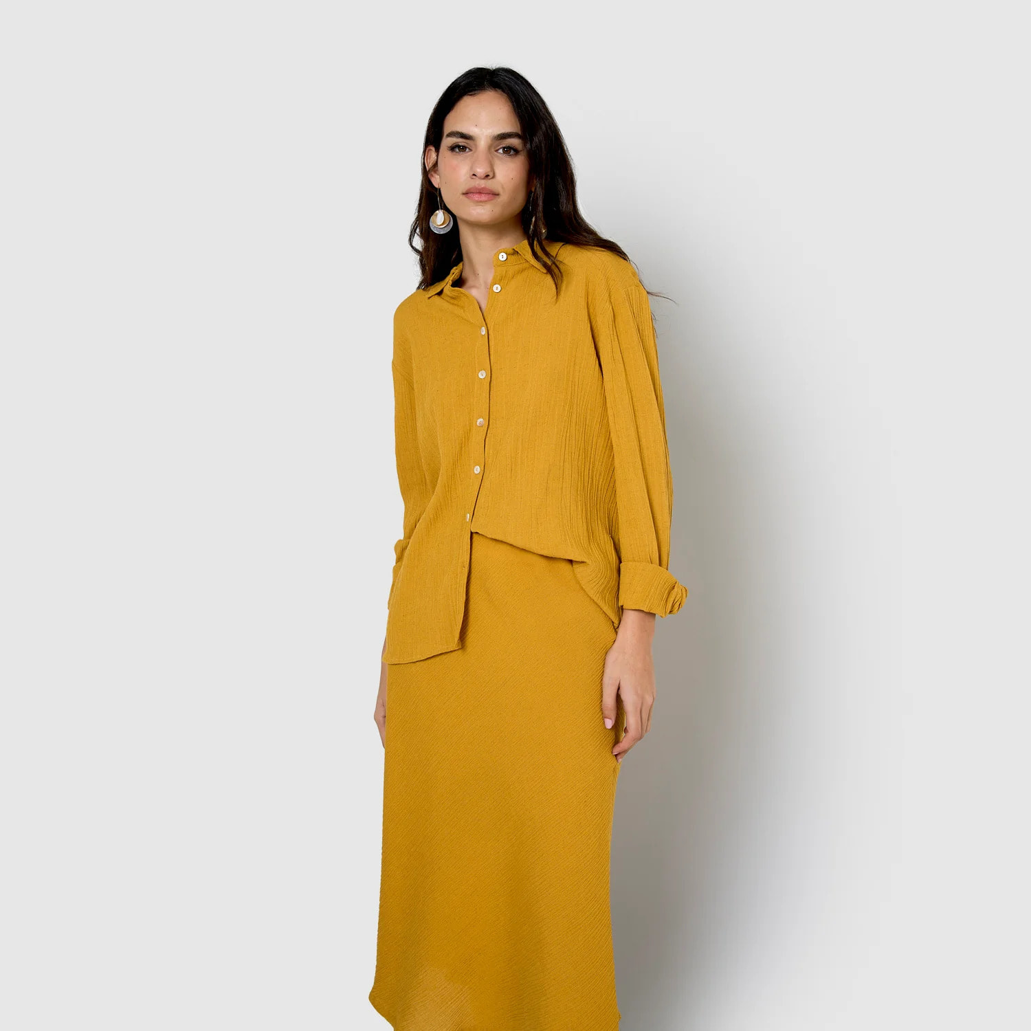 Falda midi evasé algodón lino ocre