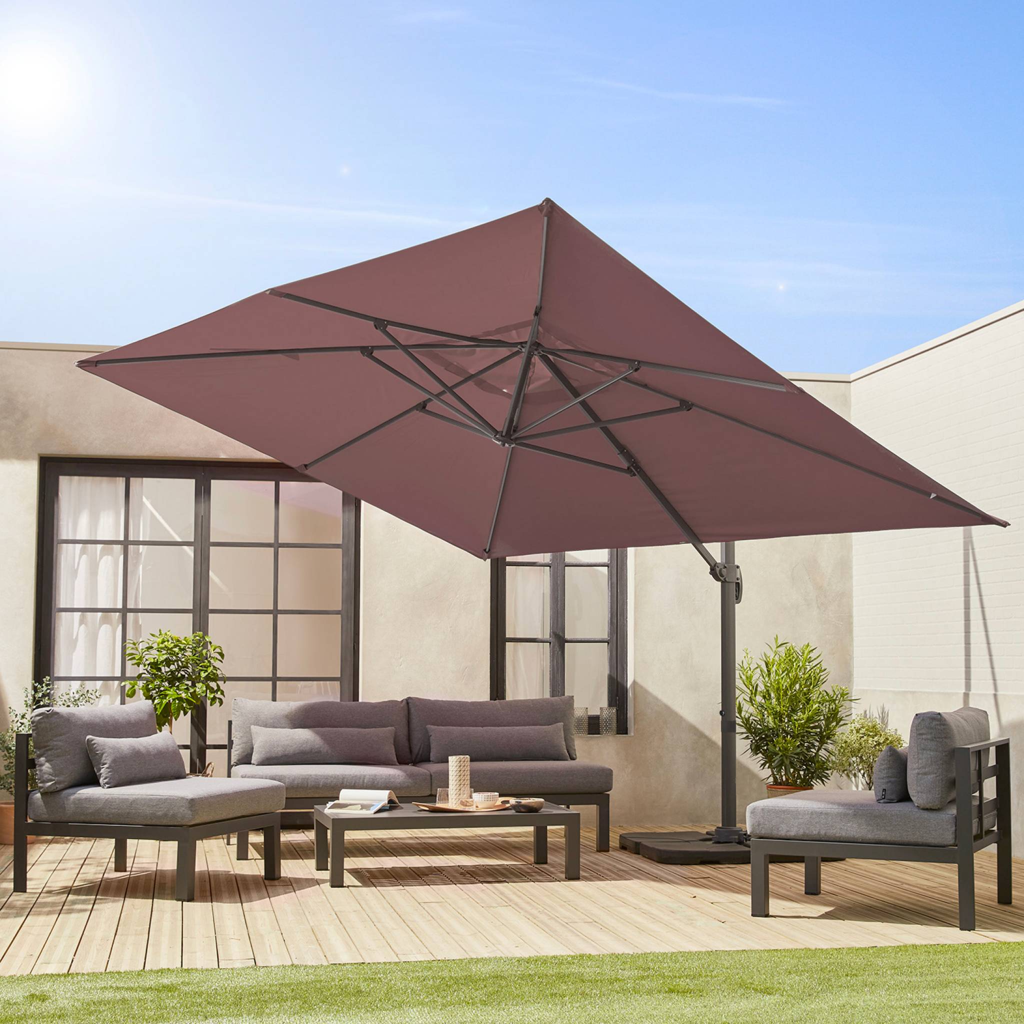 Parasol déporté rectangulaire taupe 3x4m + dalles à lester 50x50cm