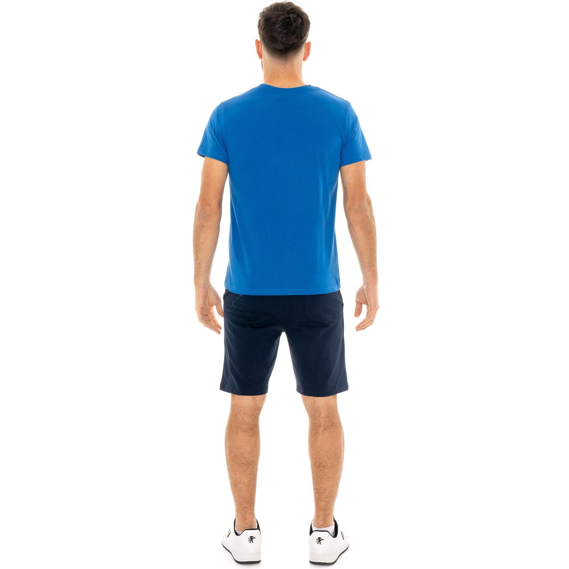 Conjunto completo para hombre compuesto por camiseta Leone Basic y pantalón corto