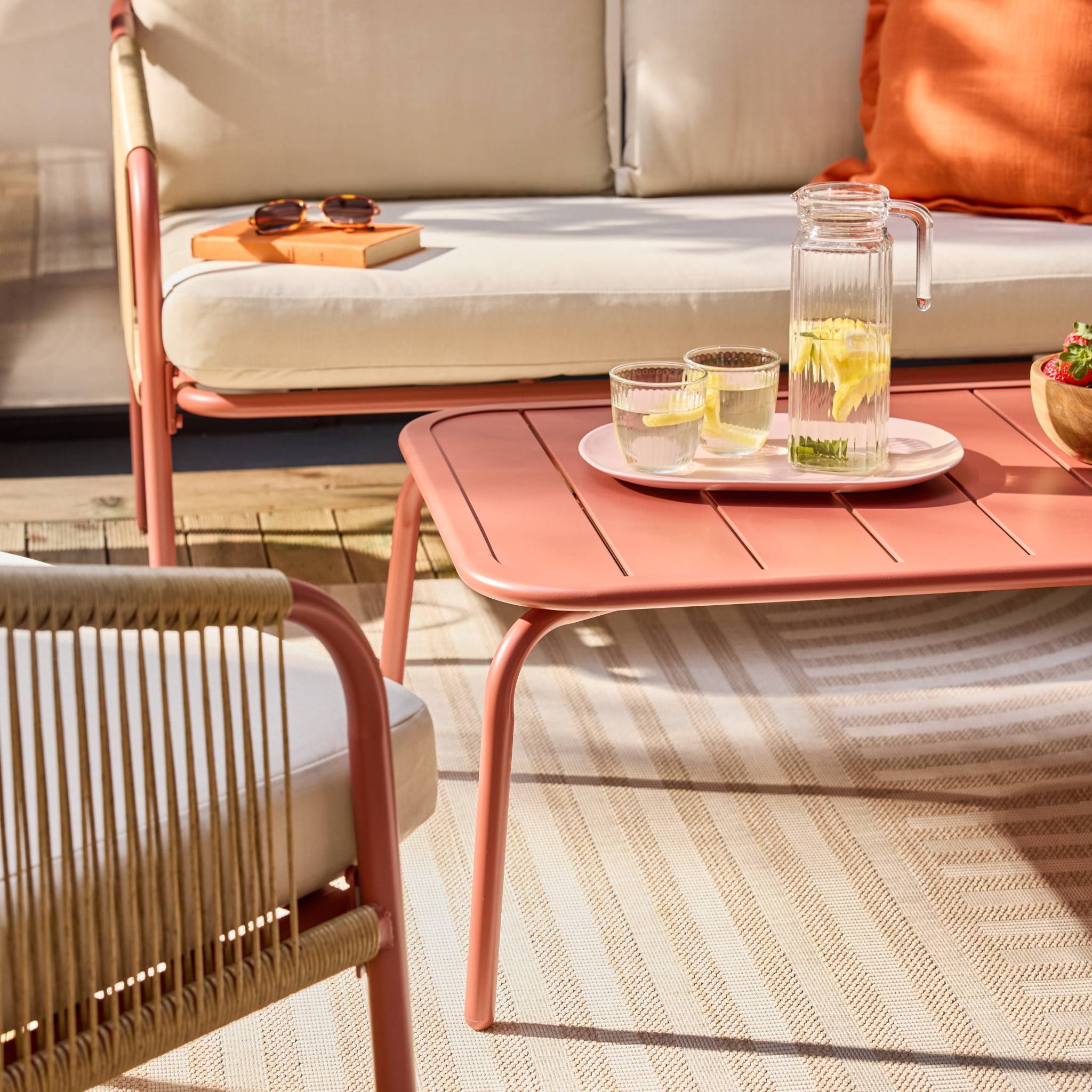 Salon de jardin FIORA en acier. 4 personnes. terracotta et beige