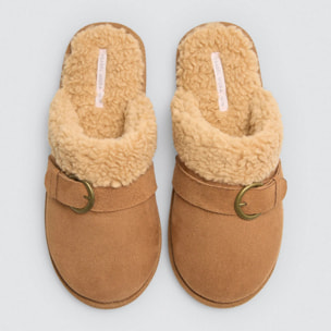 Pantofole da casa con fibbia e pelle di pecora