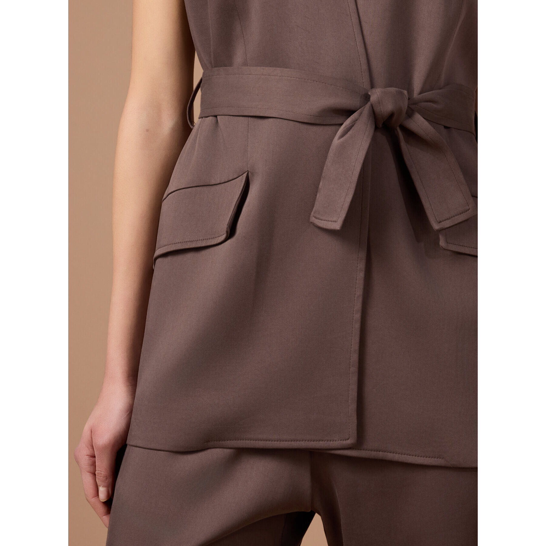 Oltre - Gilet fluido misto lyocell con cintura - Marrone