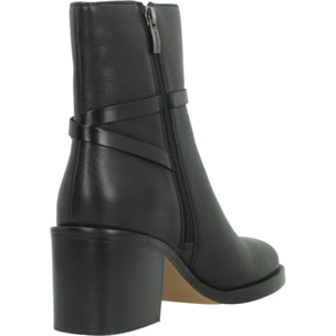 Botines Mujer de la marca GEOX  modelo D680WA 00081 D SOBIMA NEGRO
