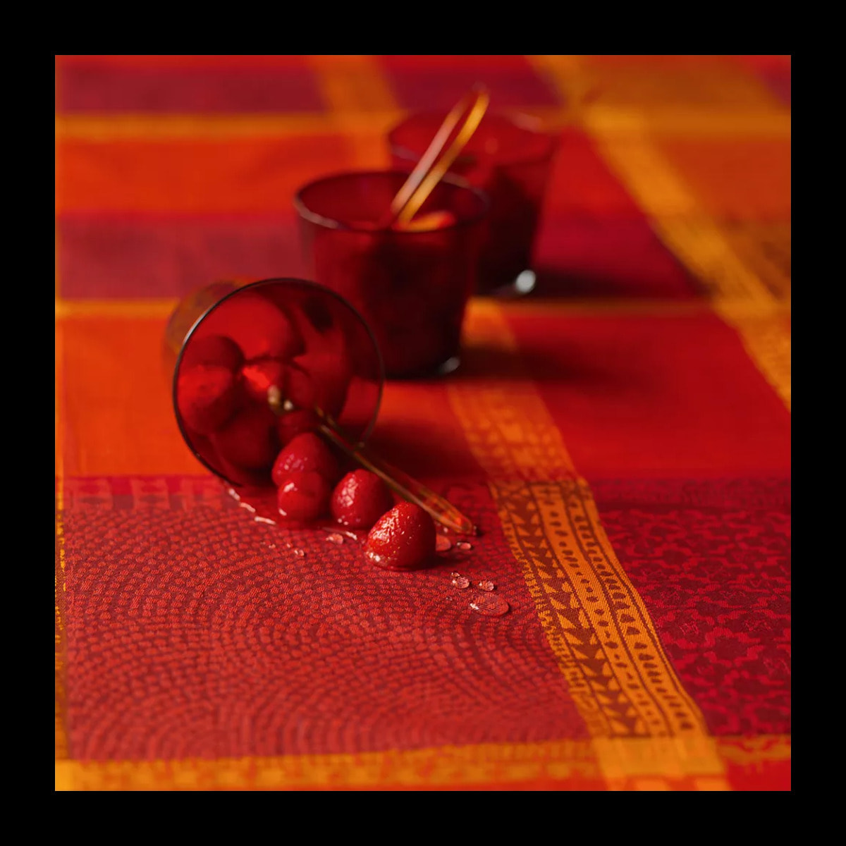 Nappe pur coton enduit motif jacquard orange rouge Mille wax ketchup