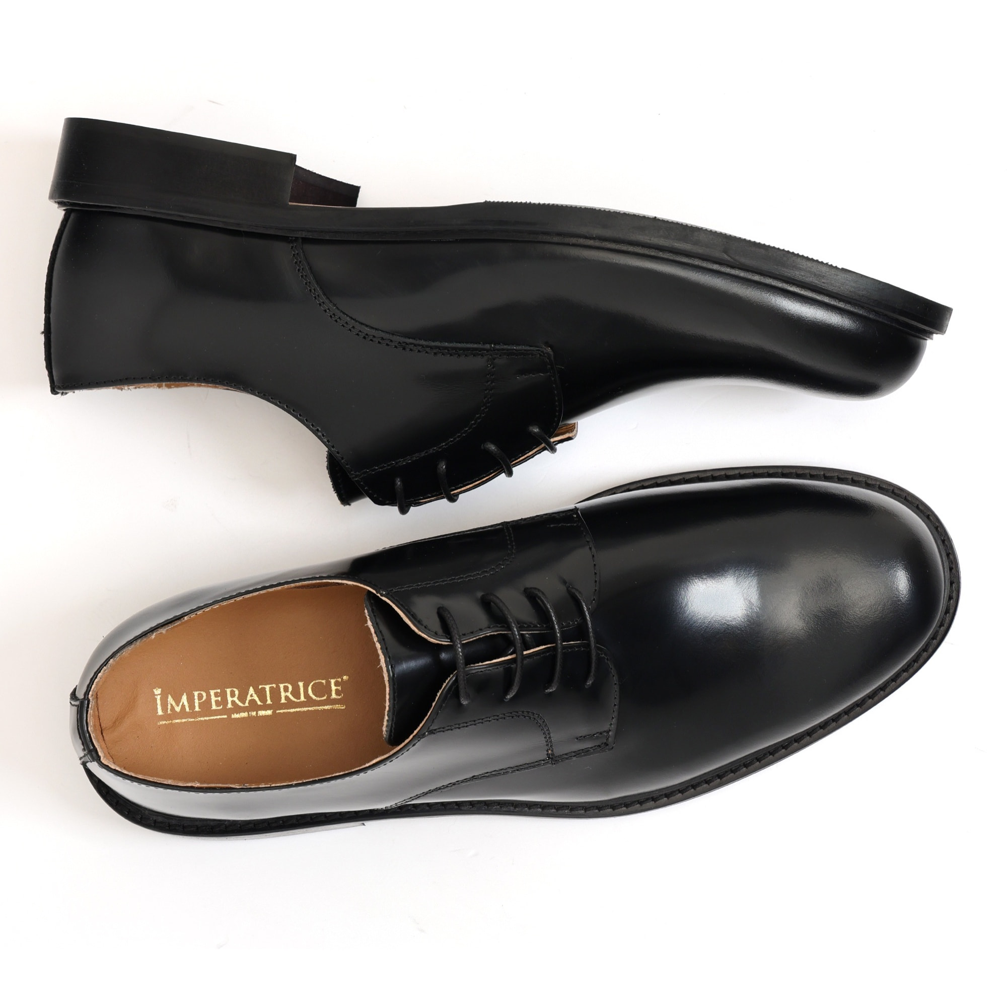 Derby stringate in pelle abrasivato con fondo cuoio antiscivolo Nero