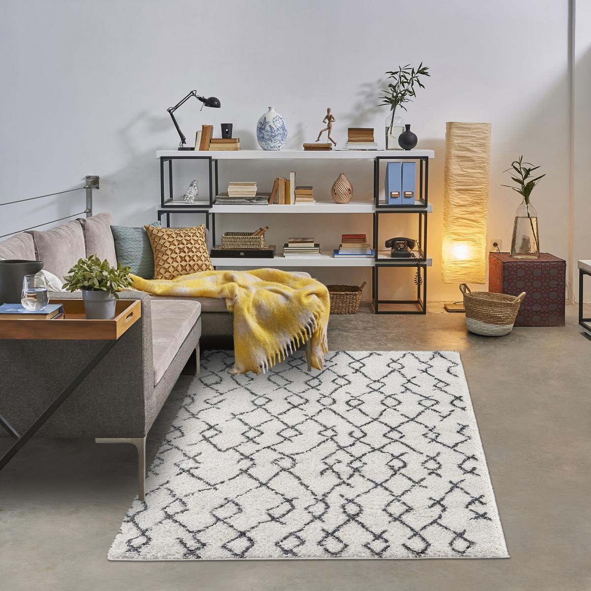 Tapis Shaggy longues mêches et aux motifs traditionnels Berbères